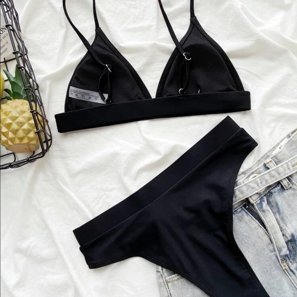 Bikini - Picture 2 of 2